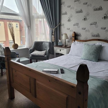J'S Mayfair Guest House ブラックプール エクステリア 写真