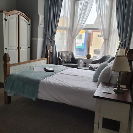 J'S Mayfair Guest House ブラックプール エクステリア 写真