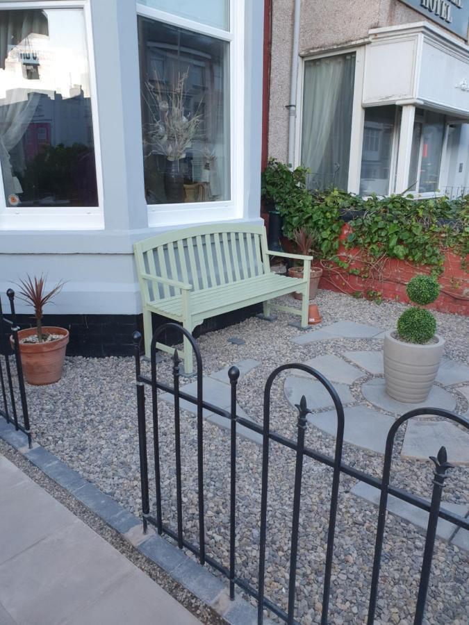 J'S Mayfair Guest House ブラックプール エクステリア 写真