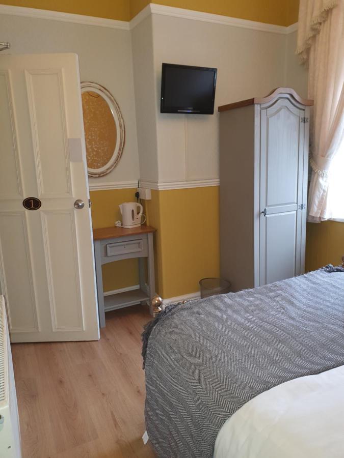 J'S Mayfair Guest House ブラックプール エクステリア 写真