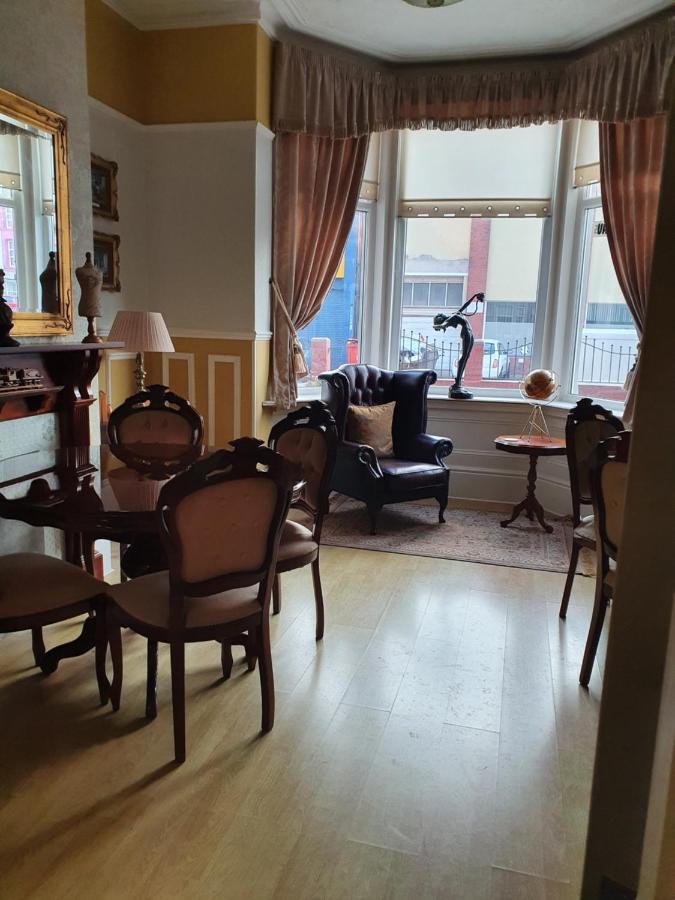 J'S Mayfair Guest House ブラックプール エクステリア 写真