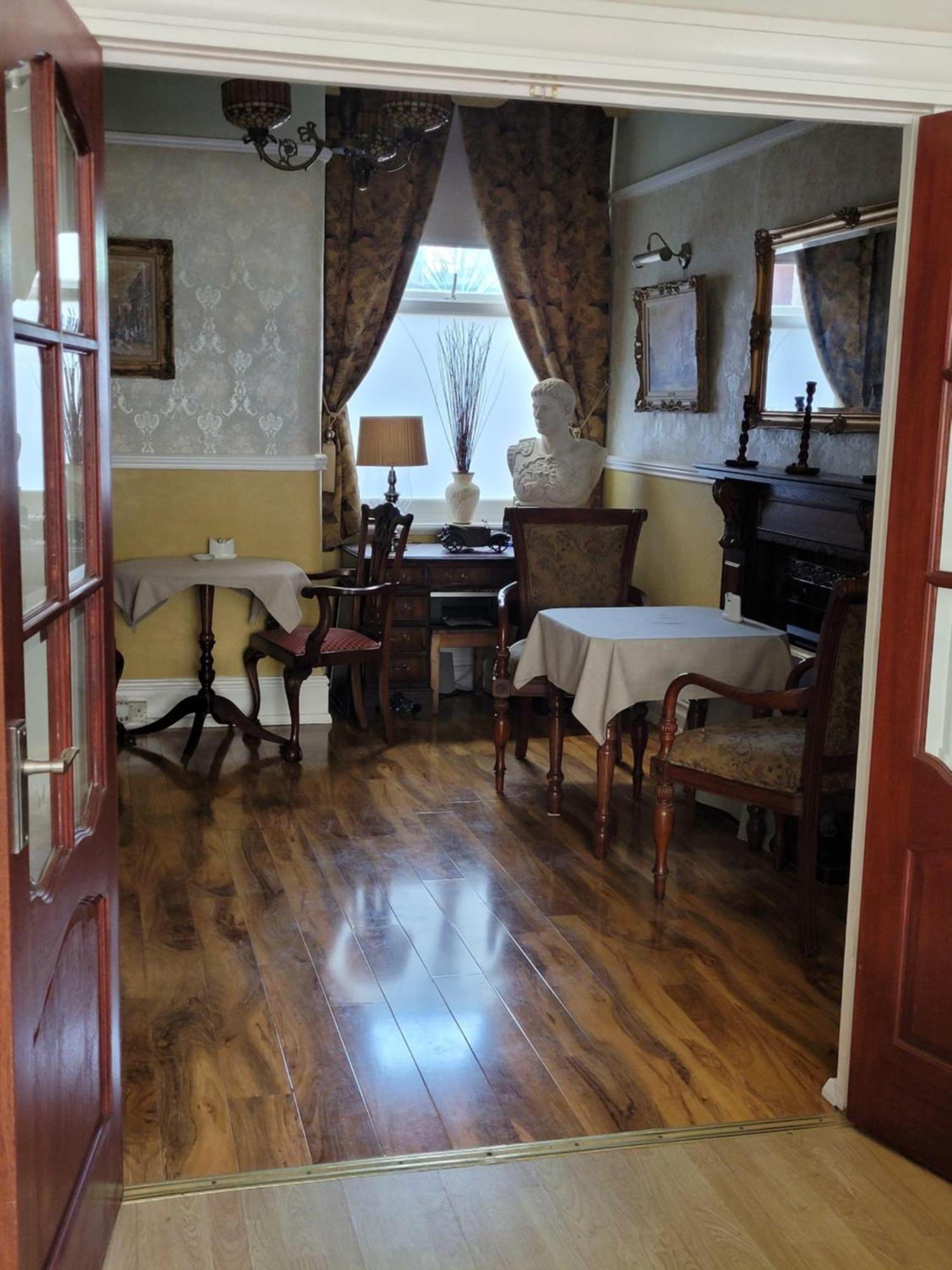 J'S Mayfair Guest House ブラックプール エクステリア 写真